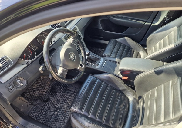 Volkswagen Passat cena 28900 przebieg: 200000, rok produkcji 2011 z Wieliczka małe 121